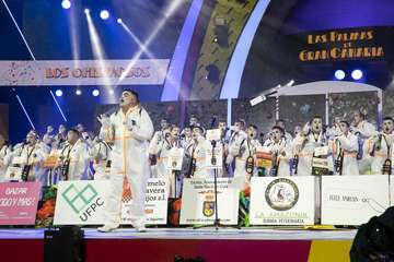 Los nietos de Sary Mánchez abren la final de murgas del Carnaval de 'Una noche en Río' (Foto TA)
